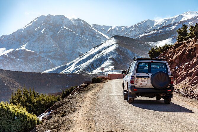 Manual vs. Automatic: Which Rental Car is Best for Driving in Morocco?